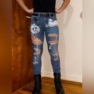 AMERICAN EAGLE OUTFITTERS High Rise Patchwork Ripped Jeans